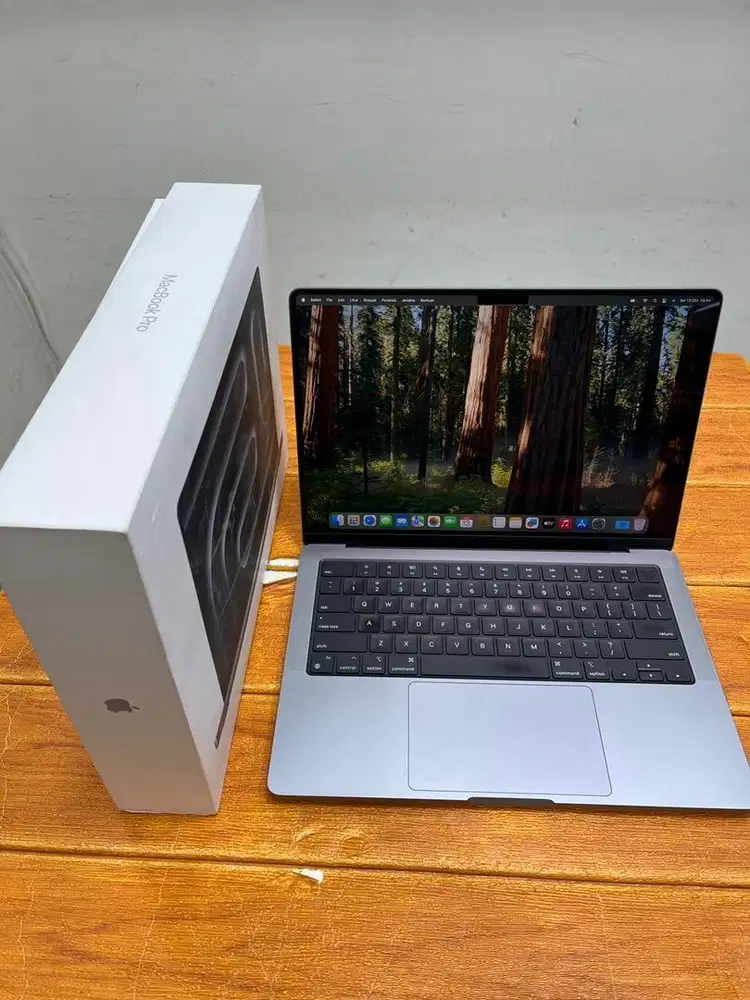 Macbook Pro 14 inch M3 8GB 512GB Second Mulus Original