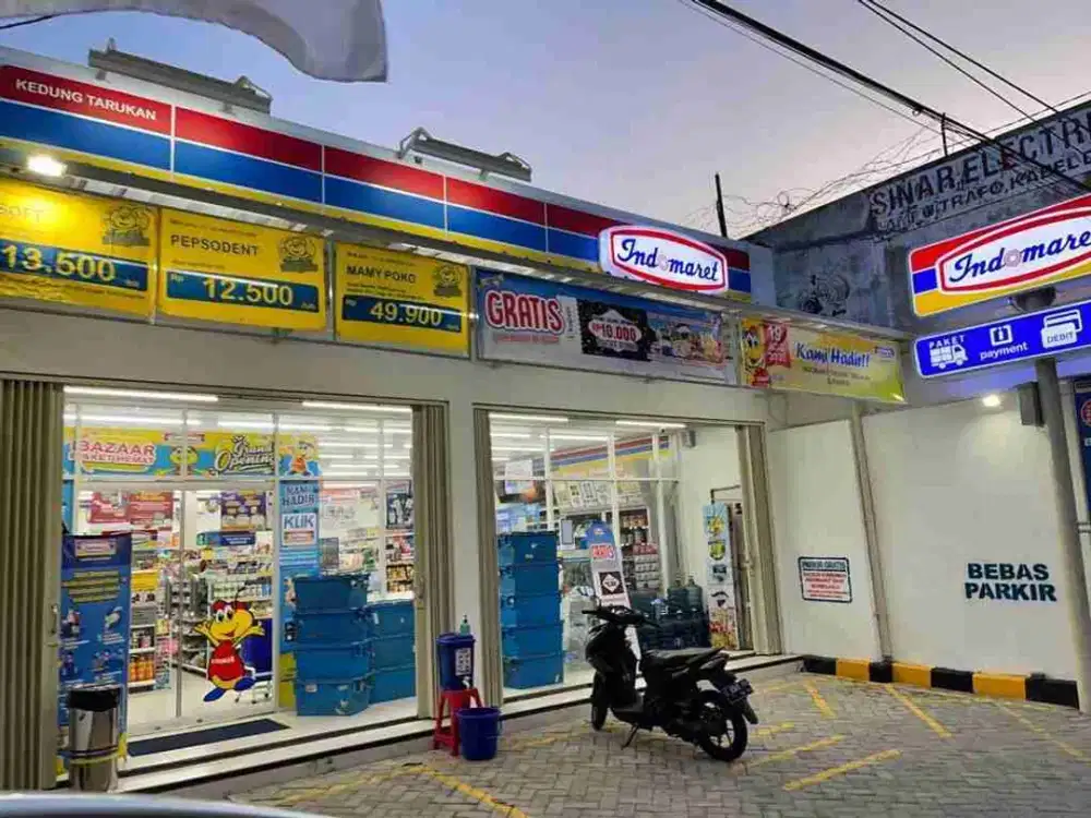 Dijual tempat usahaBangunan bekas indomart Kedung Tarukan Sby