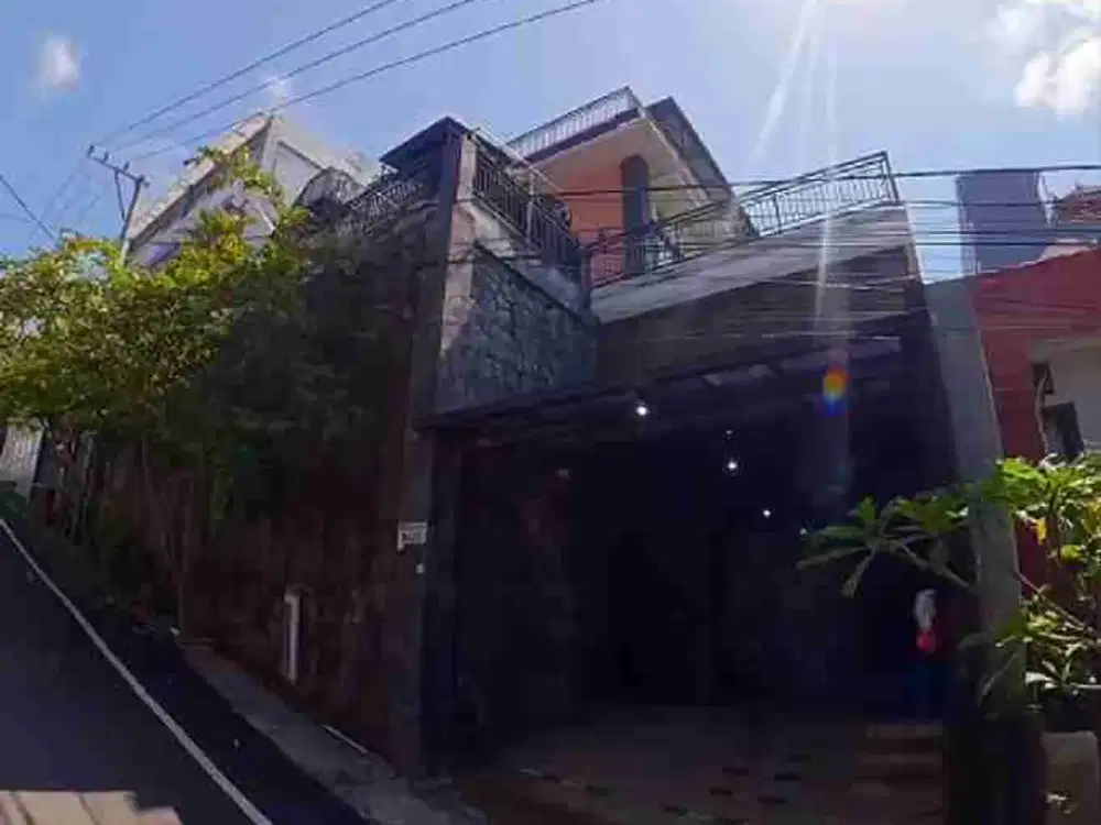 rumah taman giri nusa dua bali