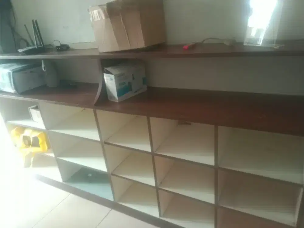 Rak utk penyimpanan brg