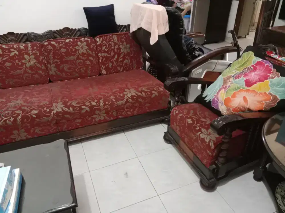 Jual kursi dan lemari antik