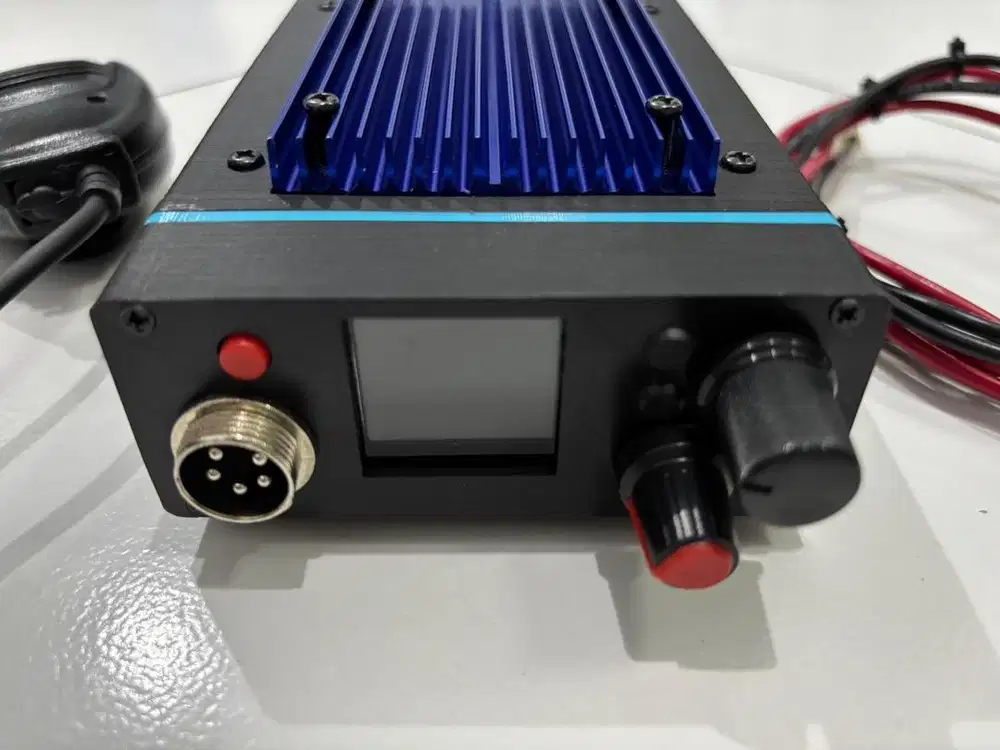 Radio transceiver tipe SR-10D