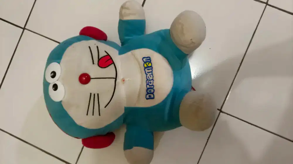 Boneka doraemon