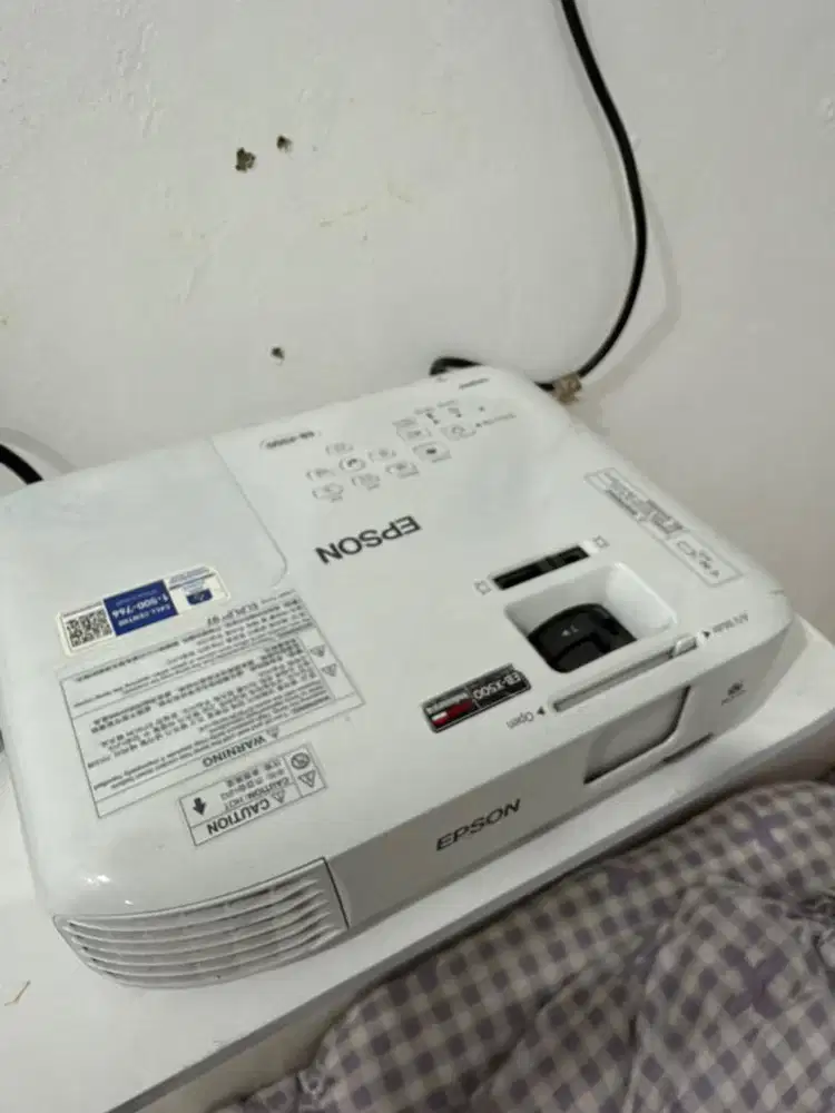 Proyektor epson EB-X500