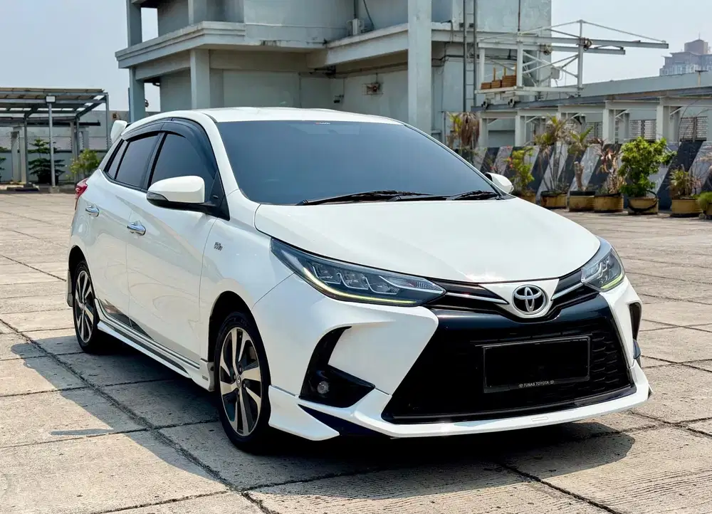 [LOW KM] TOYOTA YARIS GR SPORT AT 2021 PUTIH TT 2022 TRD MATIC