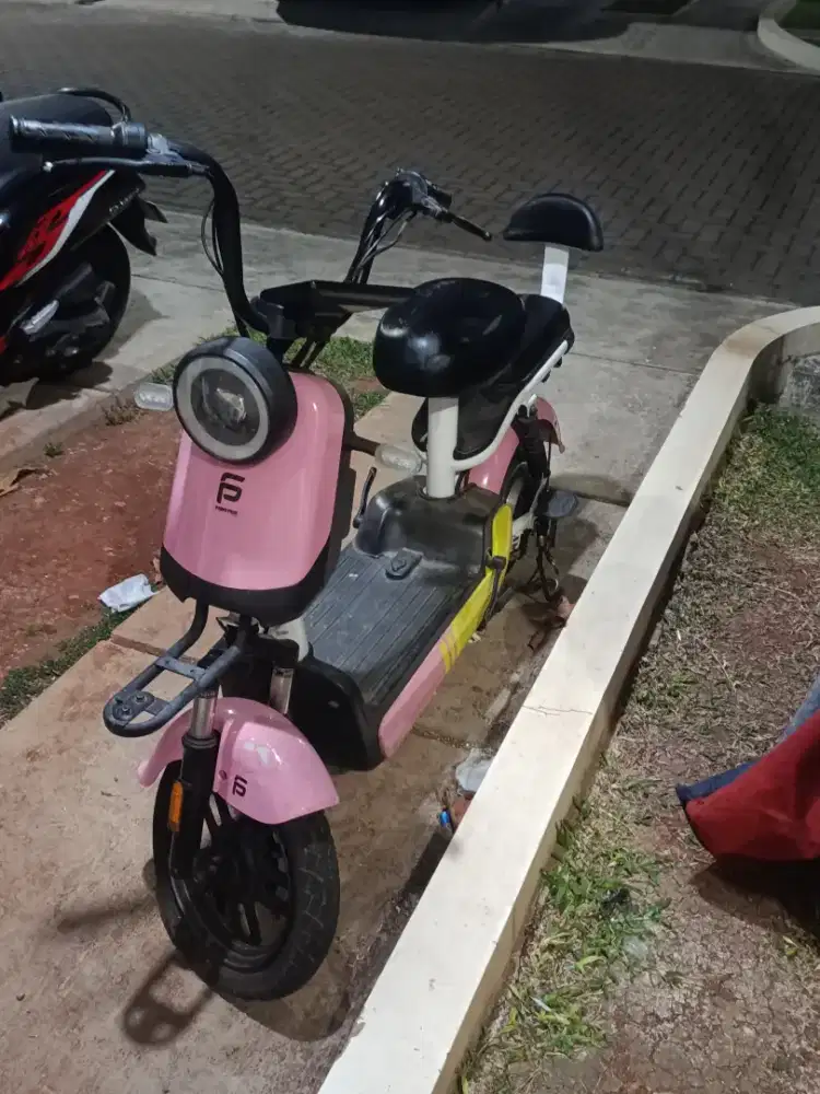 Sepeda listrik BU