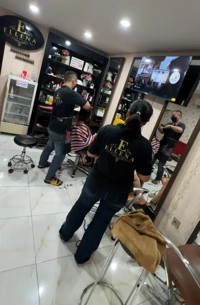 Loker Stylist & Capster Salon