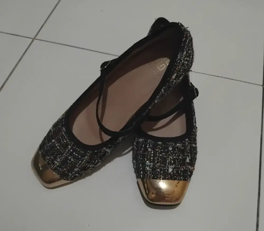 Sepatu wanita merk Coline