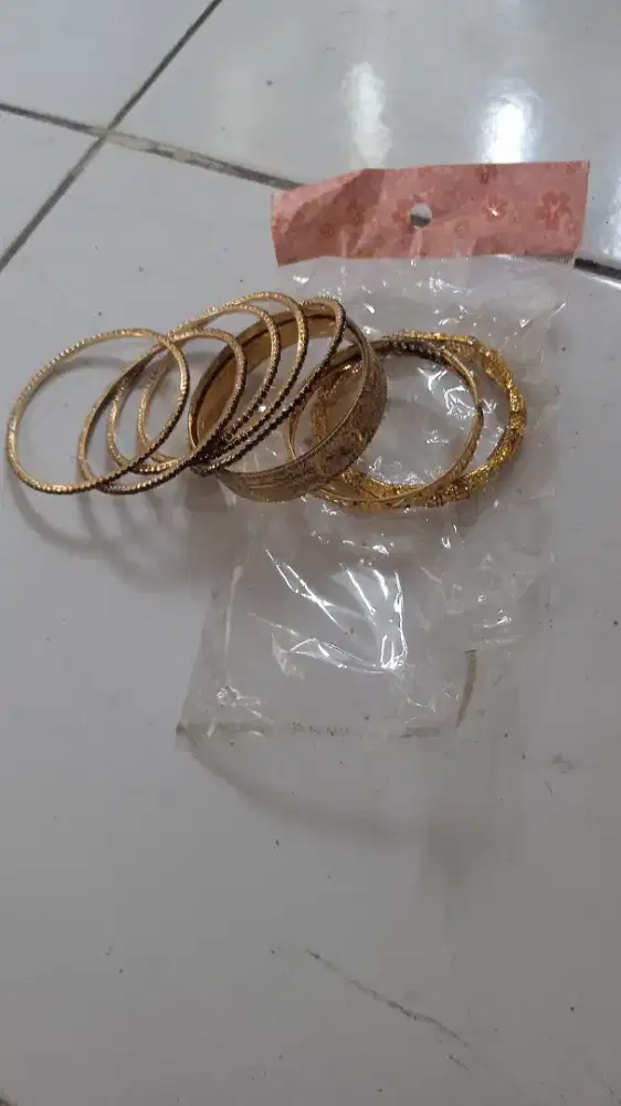 Gelang imitasi berbagai model