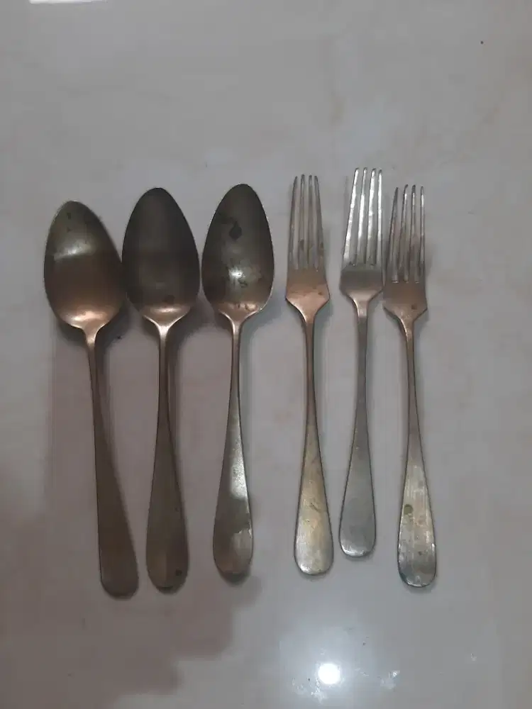 Sendok dan garfu kuno