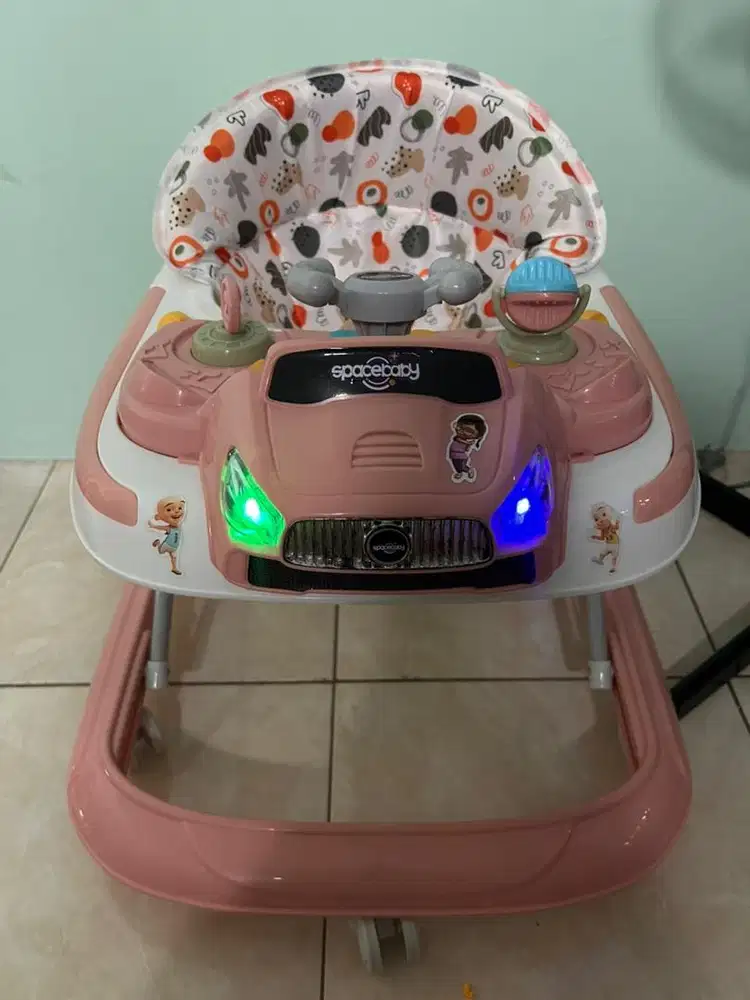 Babywalker alat bantu jalan spacebaby