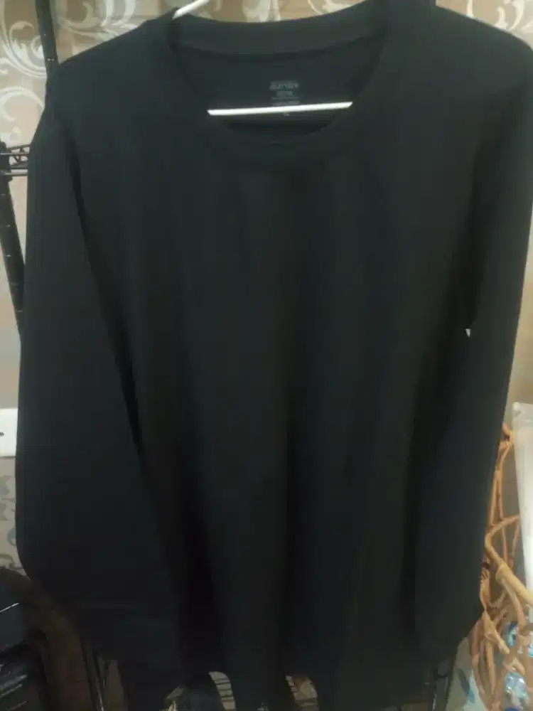 Uniqlo ultra heattech,bru 1 kali pakai,size xl pl pribadi,nett harga.