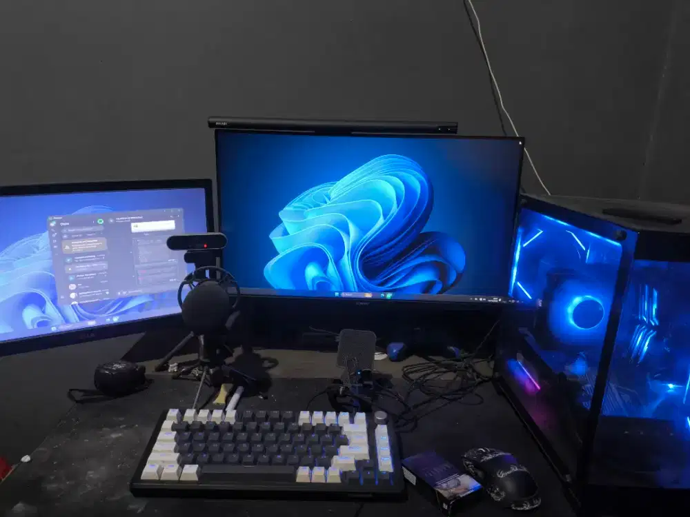 PC + Dual Monitor