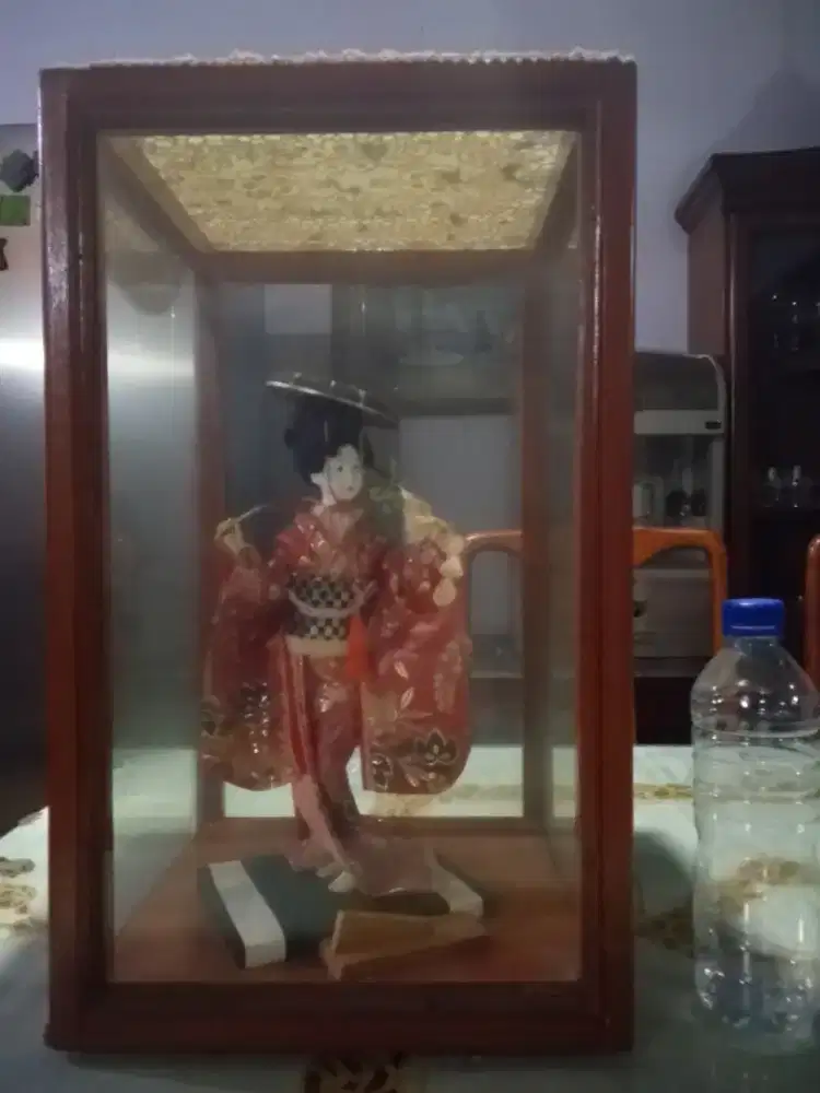 Boneka geisha kimono