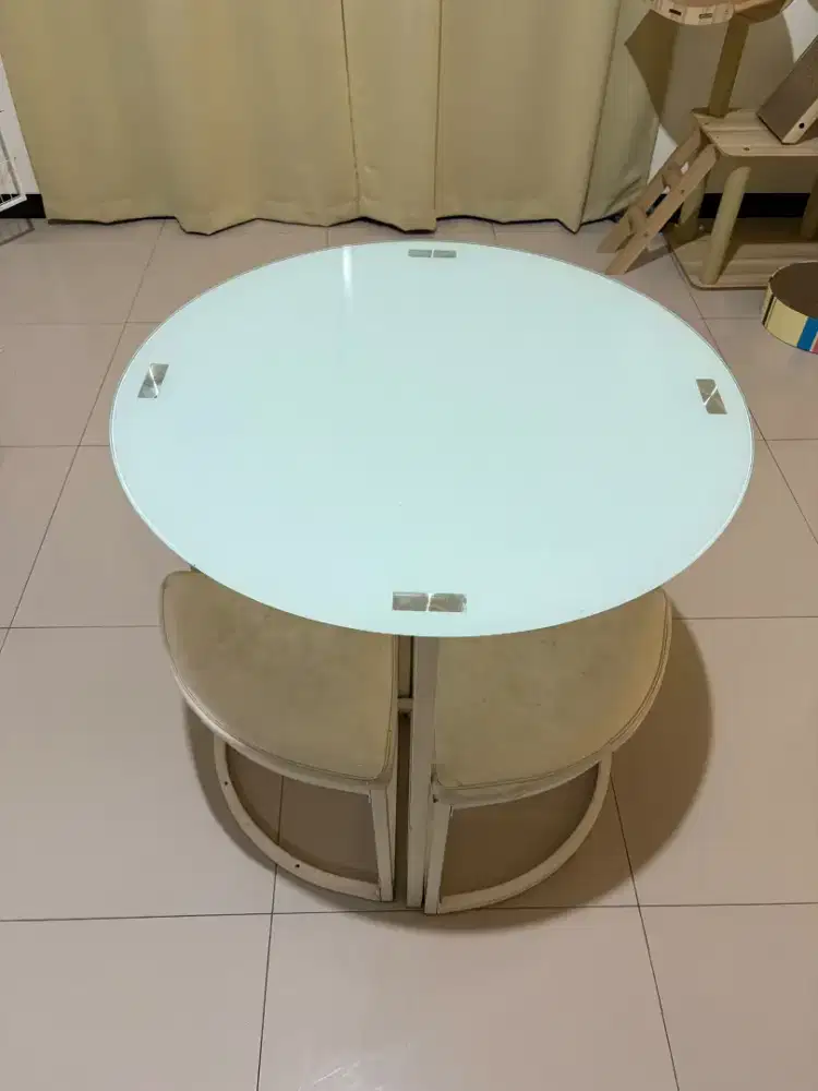 Meja Makan Zeus set Informa +4 kursi