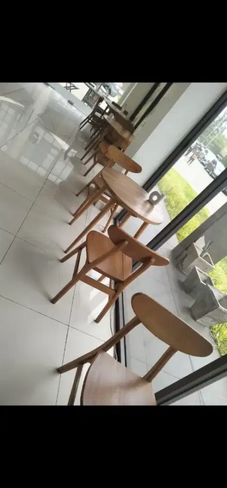 Jual meja meja jati bulat bekas kafe.