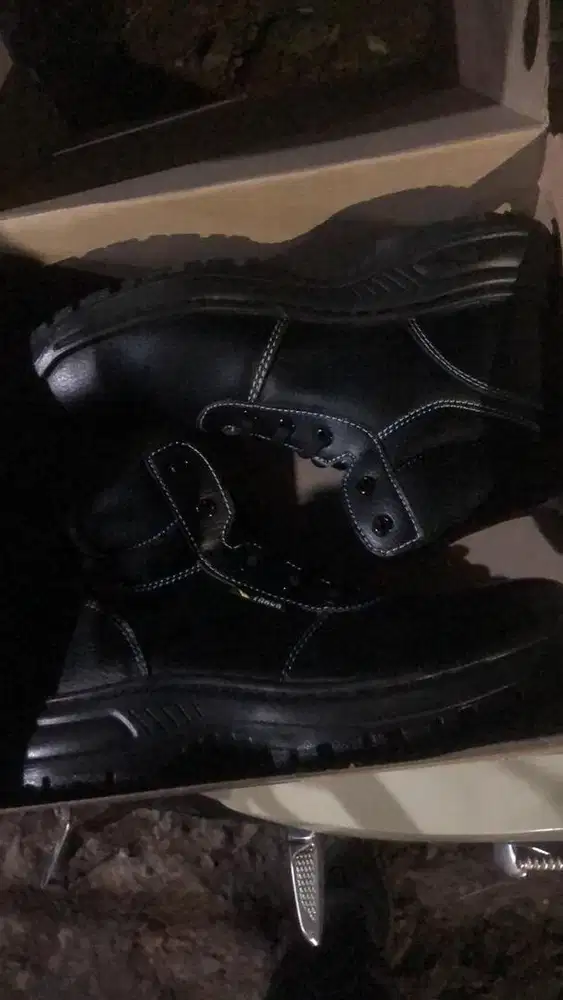 Sepatu safety/ sepatu kerja