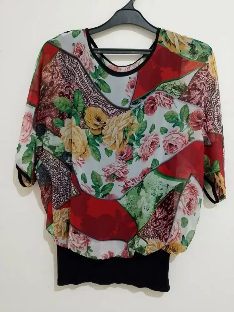 Baju atasan wanita