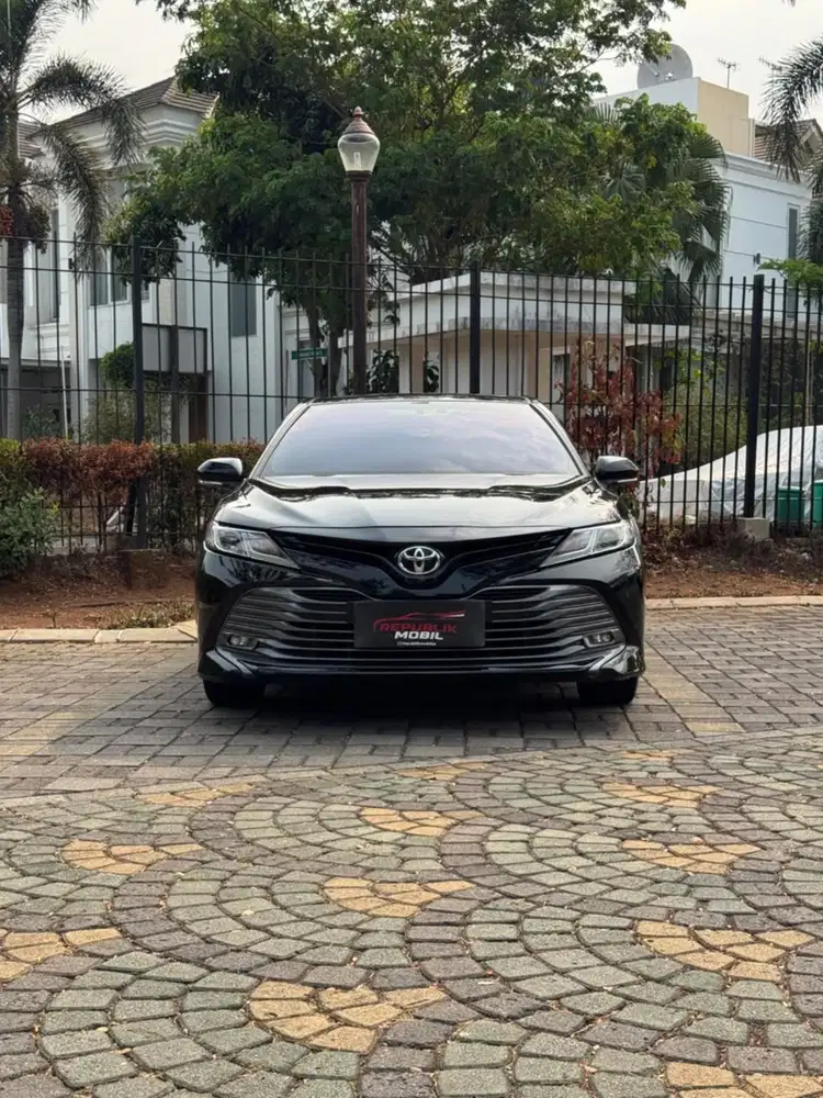 Toyota Camry 2.5V AT 
NIK 2019