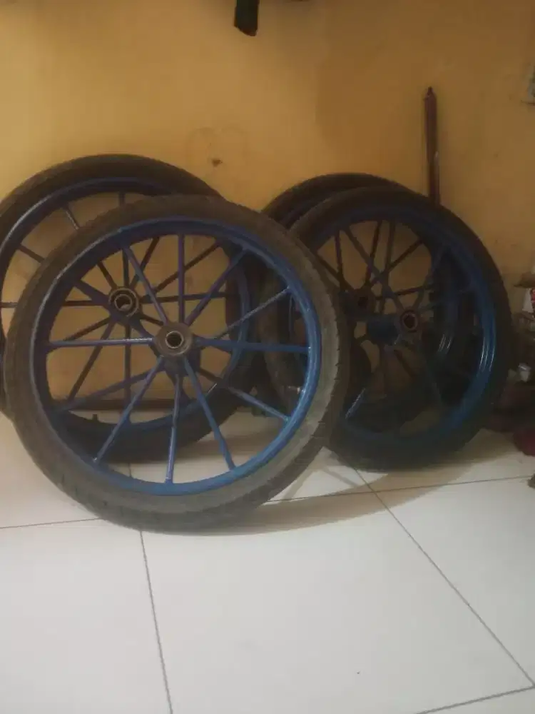 Di jual ban grobak