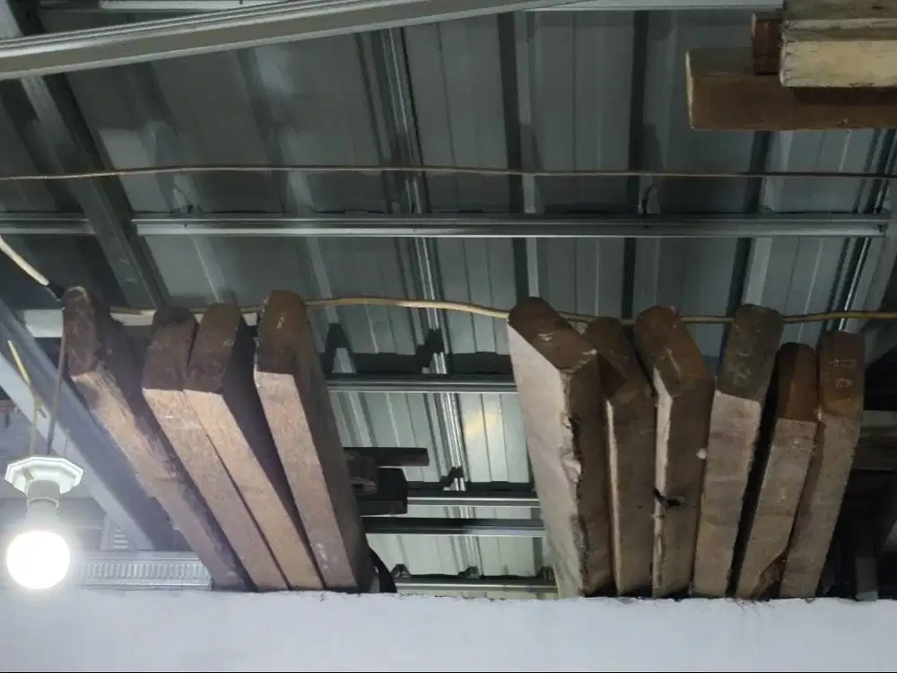 Kayu Kelapa Kayu Glugu 10 Batang 6x12 cm Panjang 4m