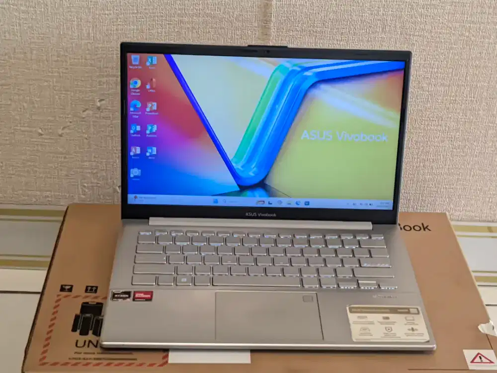Laptop Asus Vivobook Go 14 E1404FA Ryzen 3 7320U