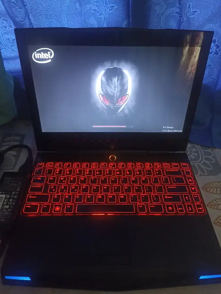 Laptop Alienware M11X Intel U7300 normal baterai 1jam