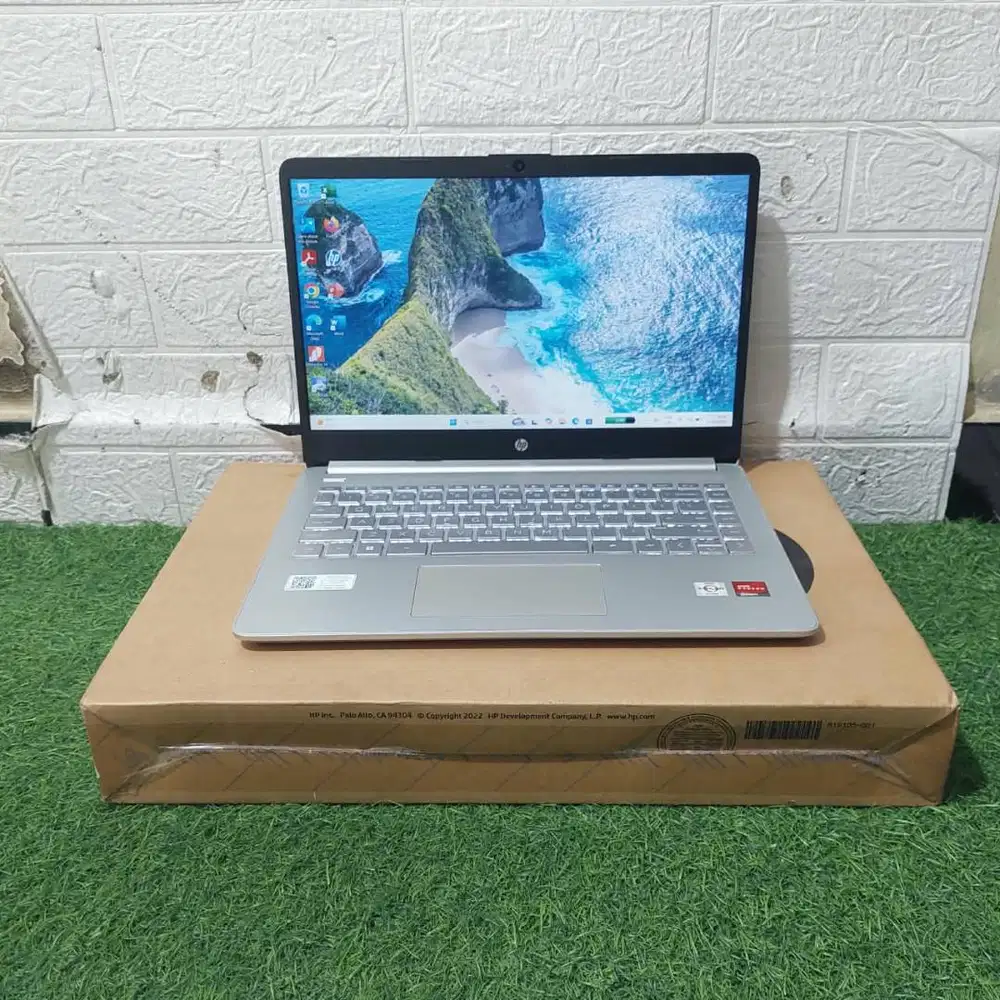 HP 14s-FQ0562AU AMD ATHLON SILVER 3050U RAM 8GB SSD 512GB MULUS FULLSE