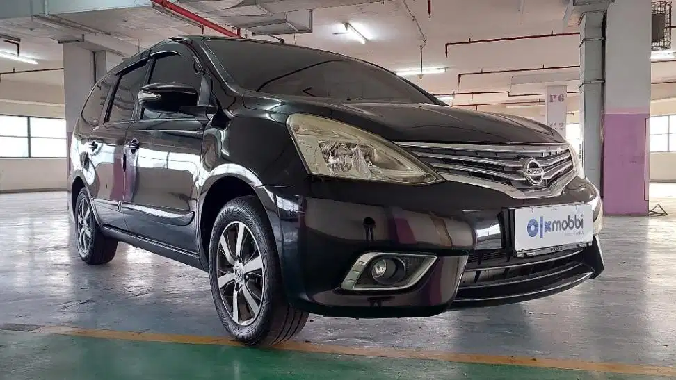 DP 5, JT Nissan Grand livina 1.5 XV Bensin-AT Hitam 2016