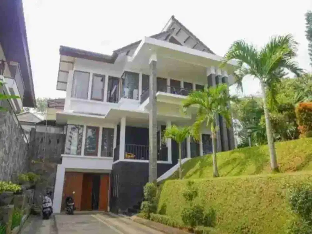 rumah villa full furnish kolam renang resor Dago pakar bandung