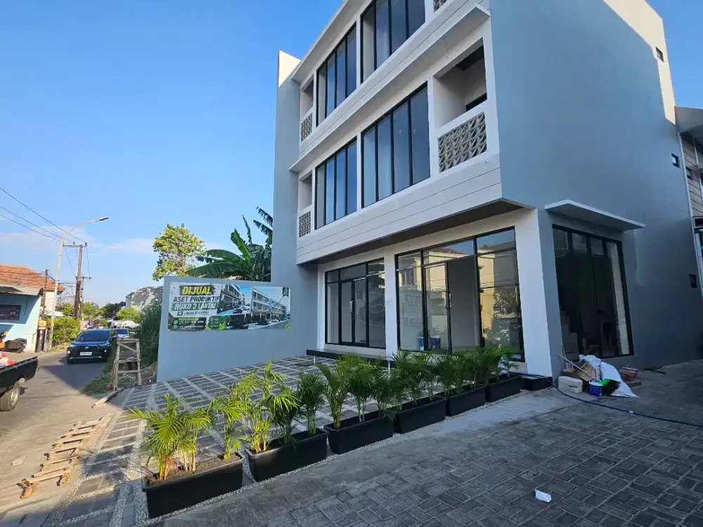 RUKO 3LANTAI DIJUAL DI LOKASI STRATEGIS, SIAP MENGHASILKAN UNTUK ANDA
