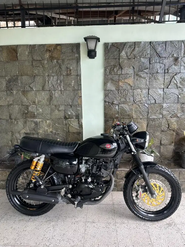 Kawasaki W175 SE Black Edition