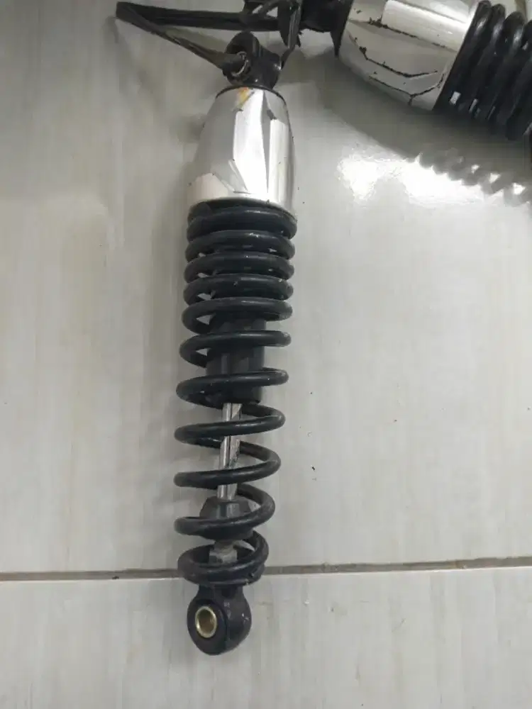 Shockbreaker belakang Smooth Tempur