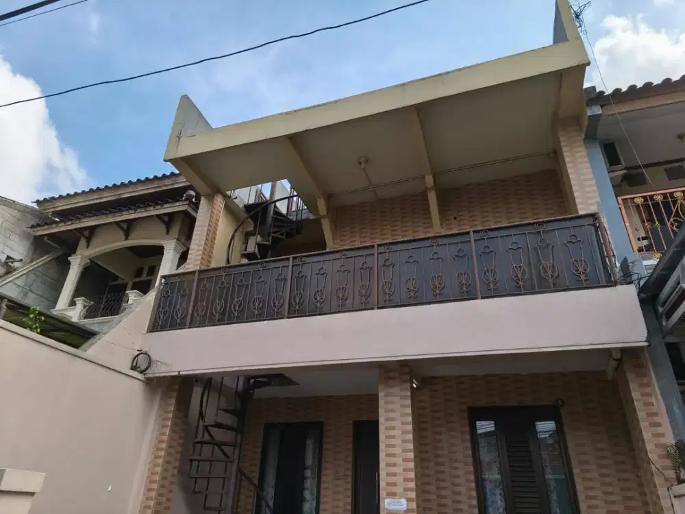 Rumah Kost 18 Kamar - Akses 2 Mobil di Kampung Melayu Tebet