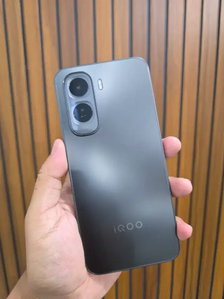 Iqoo z11 5g (8/256) Fullset original Like New