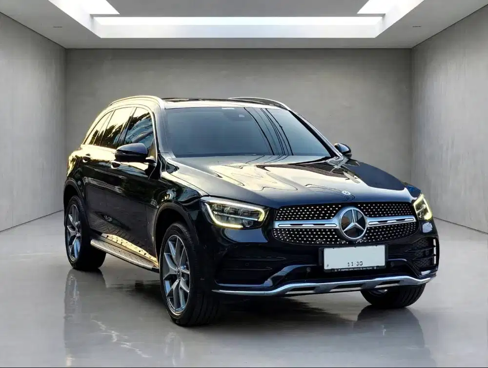KM 30 RB MERCEDES BENZ GLC 200 AMG LINE FACELIFT EDITION 2020