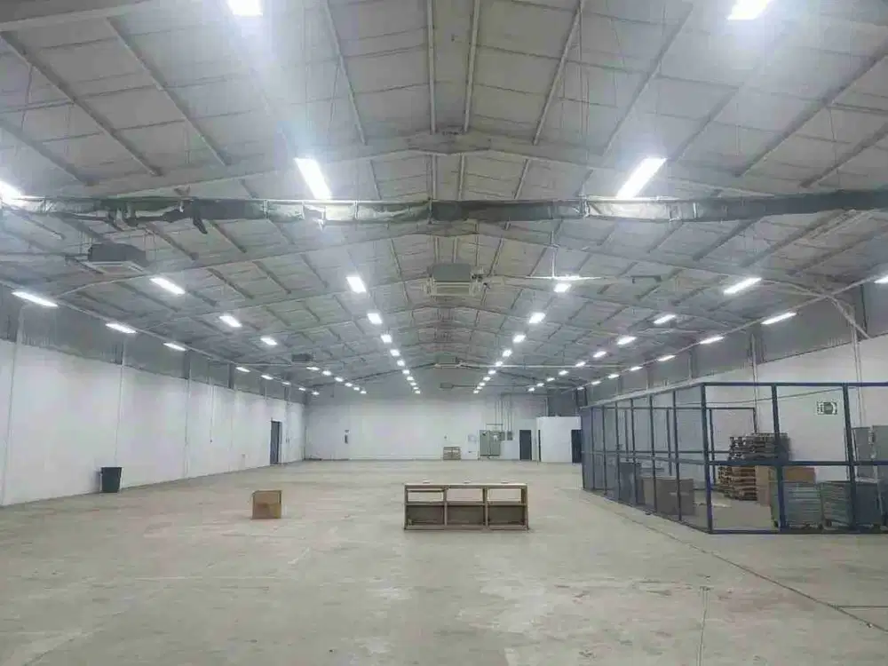 Disewakan Gudang dan Kantor Raya Kebayoran Lama Dekat Pondok Indah Masuk Container