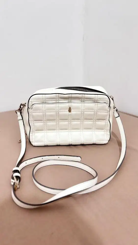 Tas Hushpuppies 150k