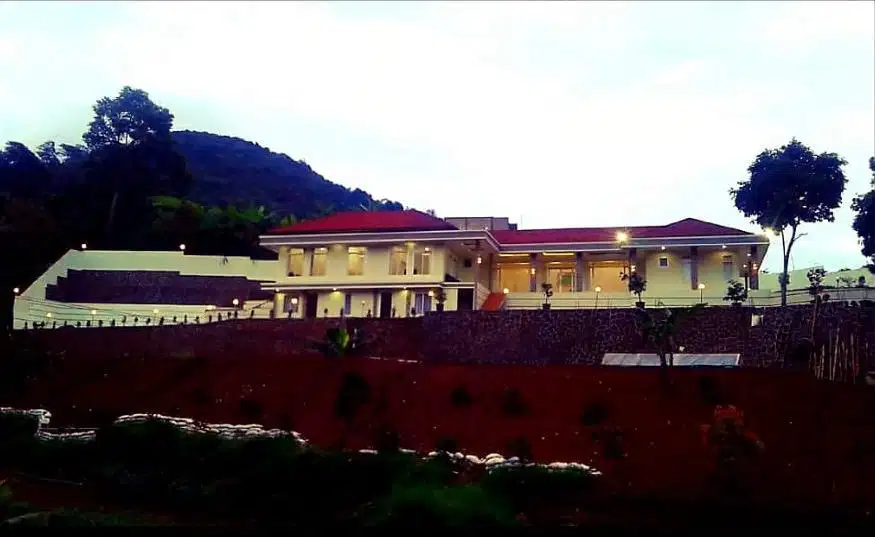 DIJUAL VILLA MEWAH – CILOTO, PUNCAK