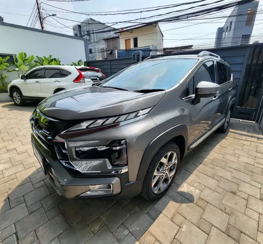 Mitsubshi Xpander Cross Premium Package 2023 AT Tgn Pertama