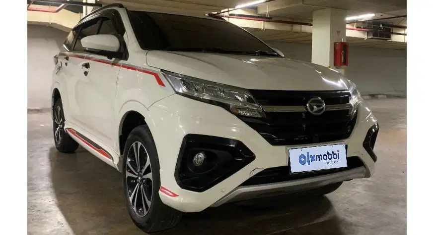 DP 10 JT Daihatsu Terios 1.5 R Bensin-AT Putih 2019