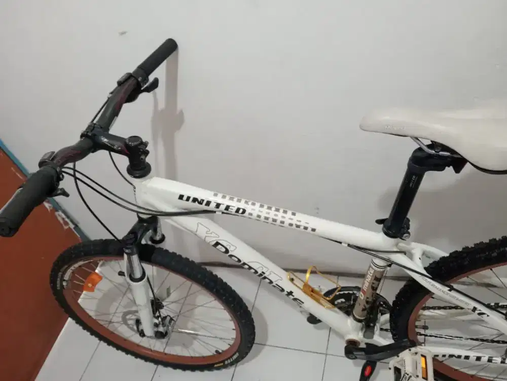Dijual sepeda united dominate putih mulus nego