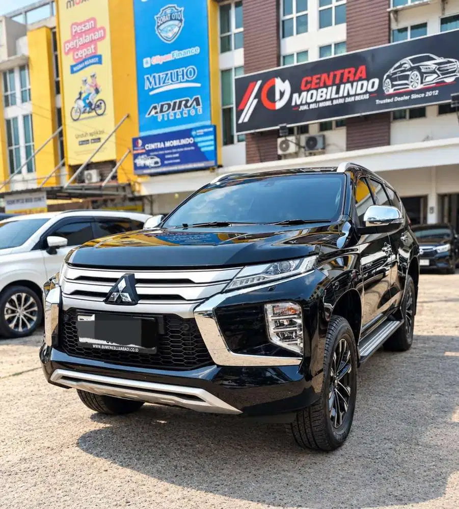 Pajero Sport Dakar Ultimate AT 2023 hitam dp 65 jt