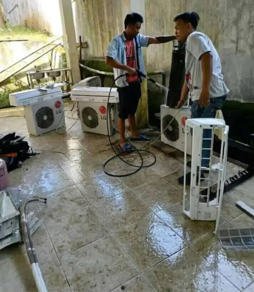 Service Ac,Kulkas,Pompa Air,Mesin Cuci dan Bongkar Pasang AC.