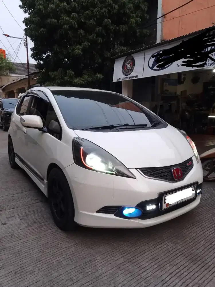 Honda jazz 1.5 RS putih 2010