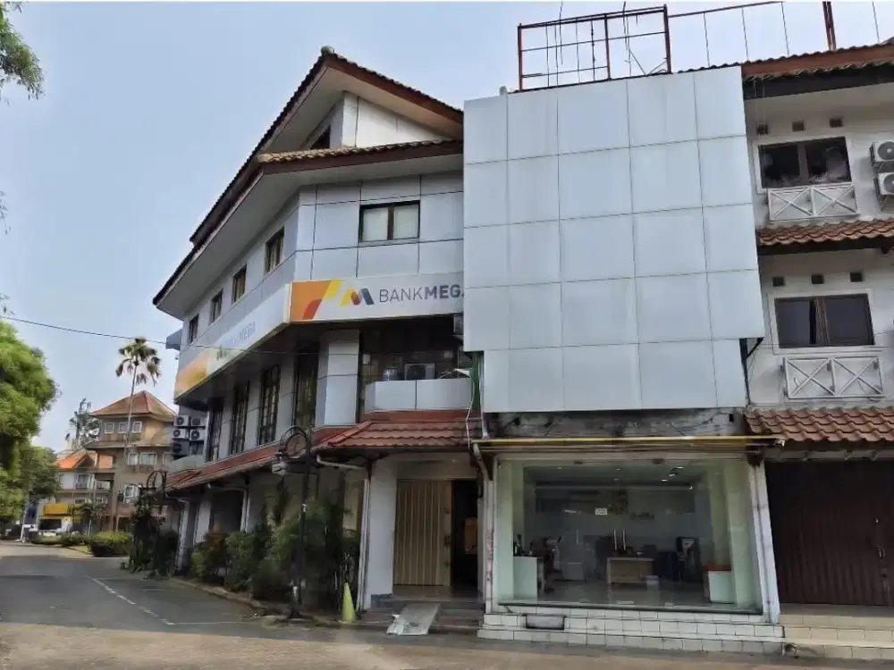 Dijual Ruko Siap Pakai 3 Lantai di Lokasi Strategis dengan Parkiran Luas di BSD