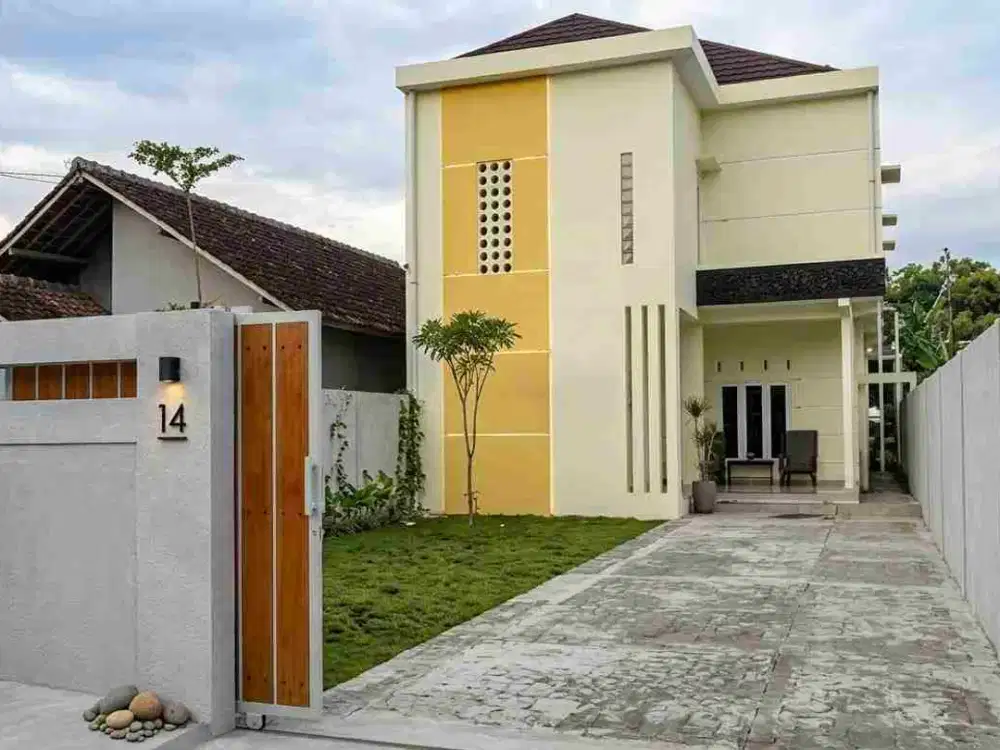 MURAH !! Rumah Induk + Kost + Paviliun Area Dalam ringroad Dekat Kampus UPN Seturan, AMPLAZ, TRANSMART