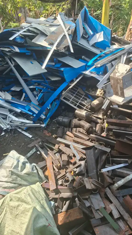 Dibeli Rosok Besi Tua Logamlainnya Elektronik Rusak Ac Mesin Mesin dll