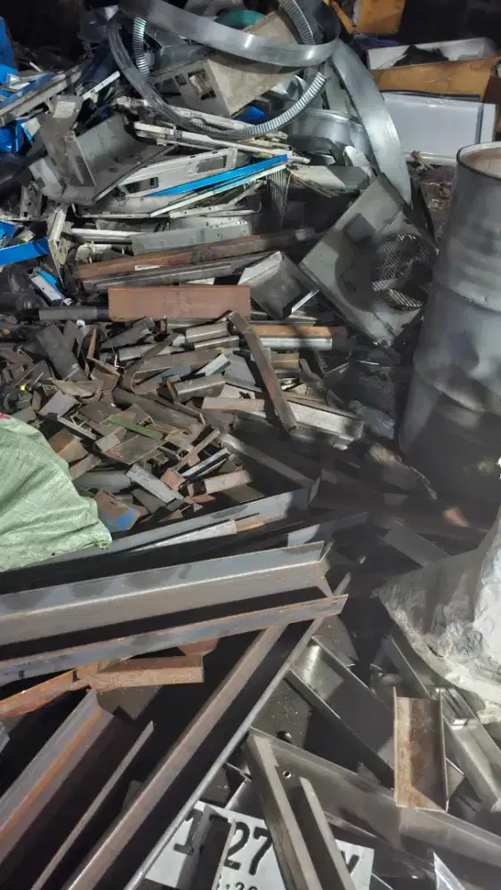 Dibeli Rosok Besi Tua Tembaga dll Elektronik Rusak Ac Kulkas dll