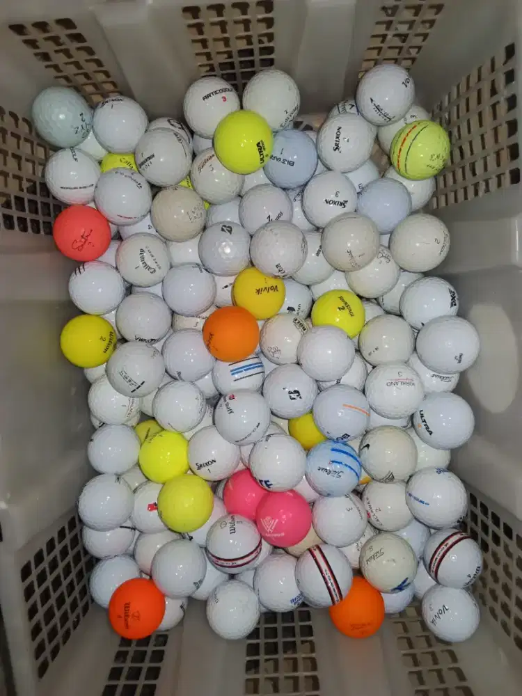 Bola golf second
